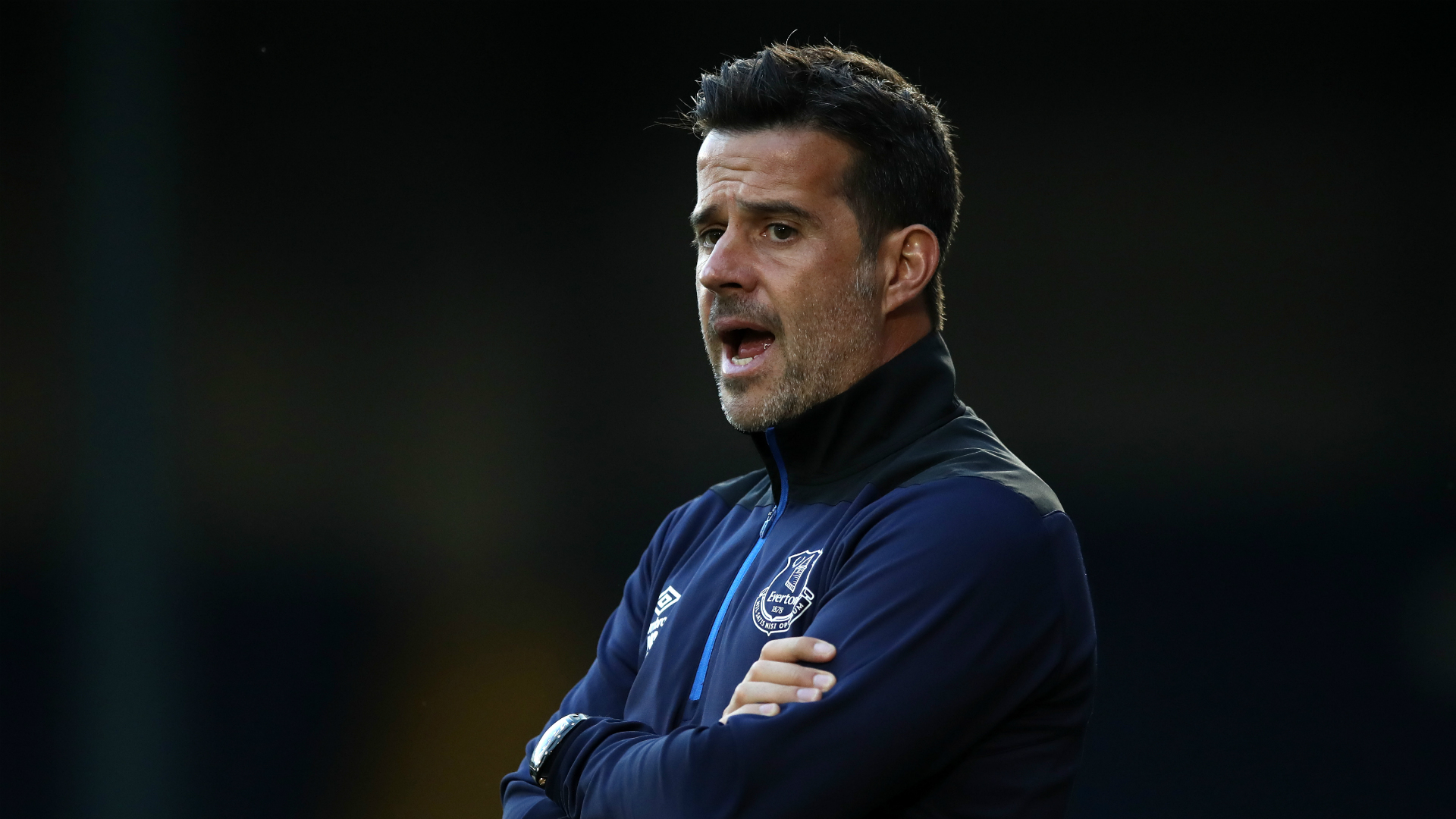 更是对他们 更是对他们